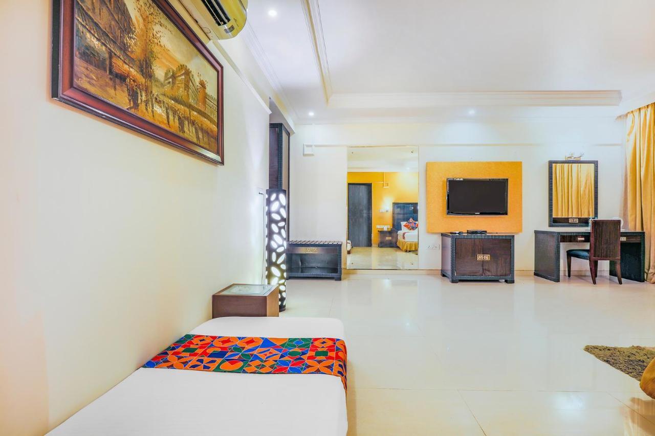 Fabhotel Royal Mirage With Pool & Gym - Nr Hotel 3*